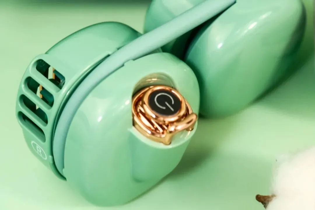 半个娱乐圈都在用的风扇！学生也能买的起，凉到像随身带了台空调