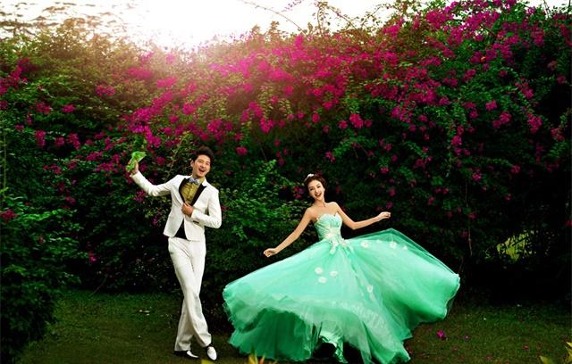 “今天拿着老公工资卡取钱，提示密码不正确，心真寒，离婚吧”