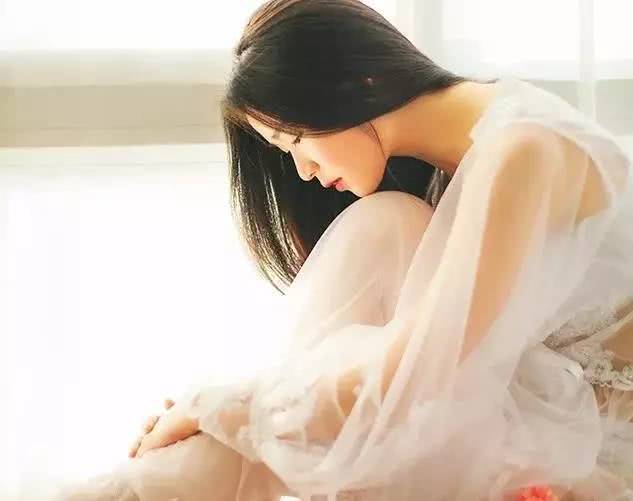 女性唇毛严重该怎么治疗,女性唇毛一边多一边少什么原因