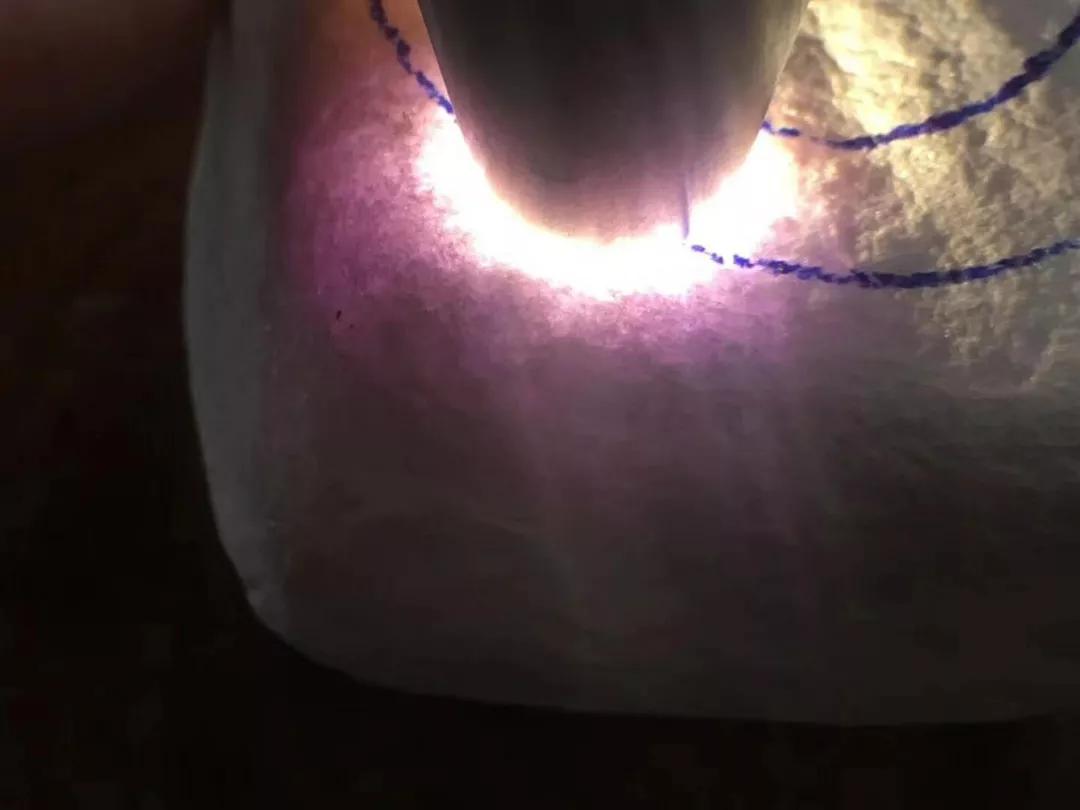 托朋友在缅甸带回来的翡翠手镯,木那冰春翡翠手镯