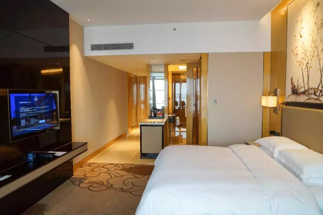 武汉世茂希尔顿酒店价格,思远说出的话