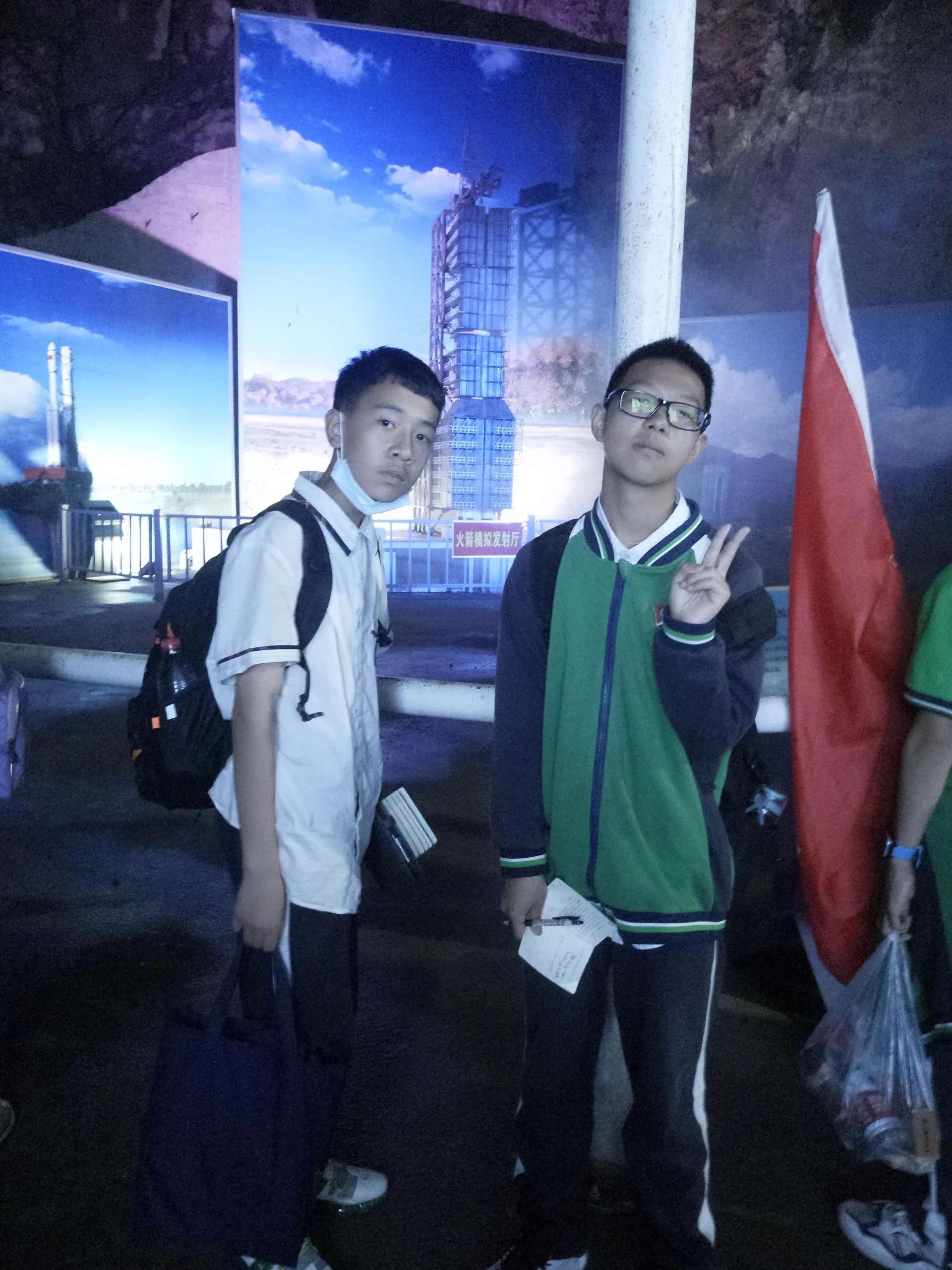 岳阳华夏双语学校明志学堂,岳阳市国防教育