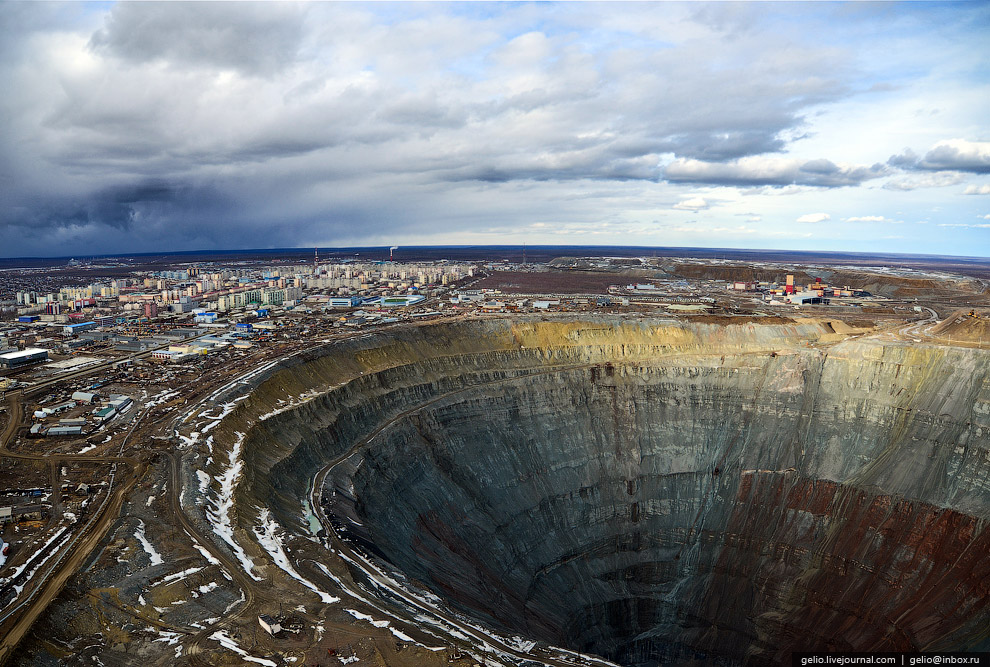 去俄罗斯挖金矿怎么样,真实钻石开采出来的样子