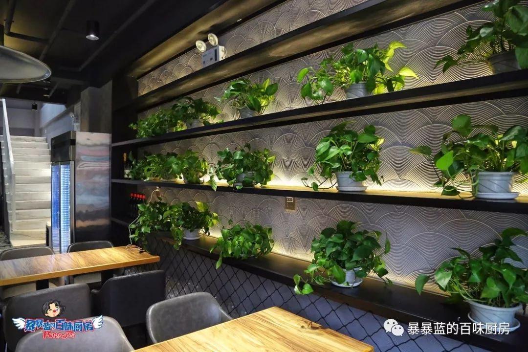 从烧烤地摊到清新小店，俩小伙用实际行动告诉你啥叫好吃的海鲜！