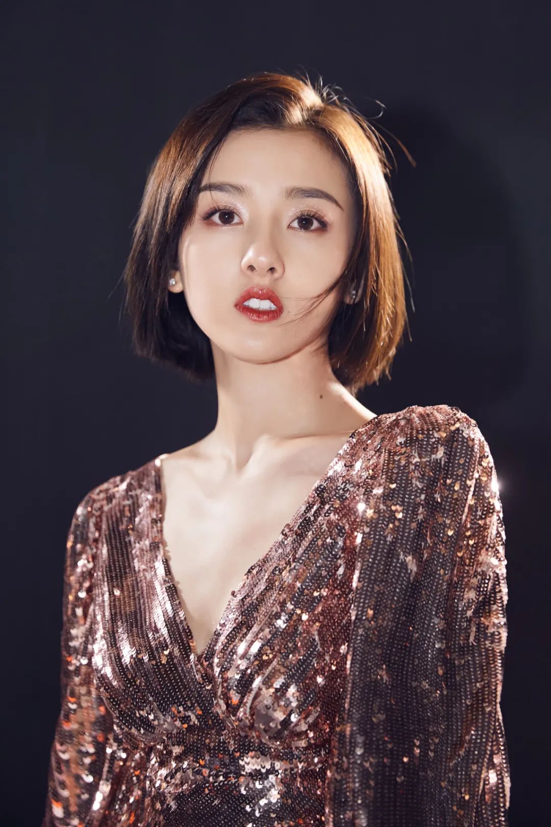 眼睛妆容教程显年轻,眼睛大比较自然的妆容