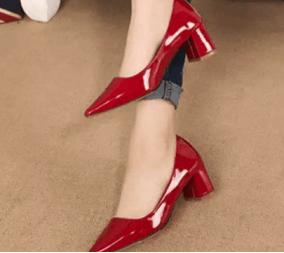 鞋子湿了脚痒是什么原因,鞋子不透气脚痒