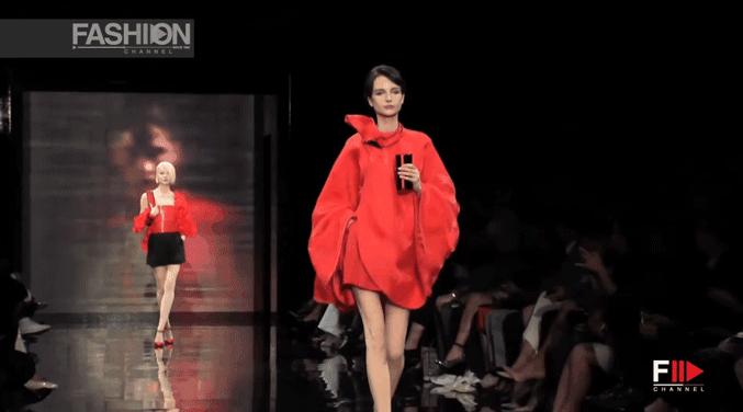 女明星红毯造型少不了它？网友：论优雅，还得是Armani的设计