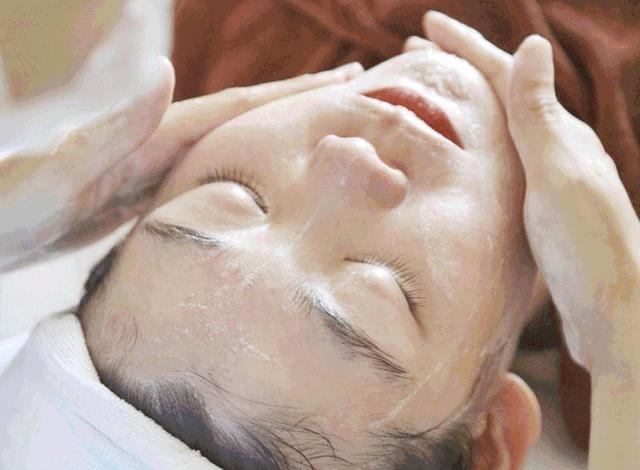 随着年龄增长的皱纹,抗氧化抗衰老提亮肤色