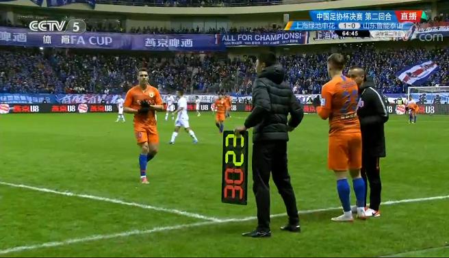 李霄鹏挨三闷棍领最佳教练员奖,李霄鹏挨了三闷棍啥意思