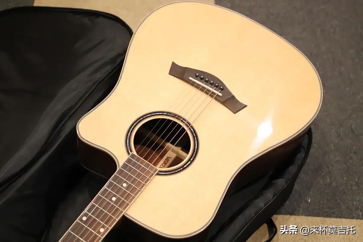 1000吉他品牌推荐性价比高,吉他入门级买什么价位和品牌的好