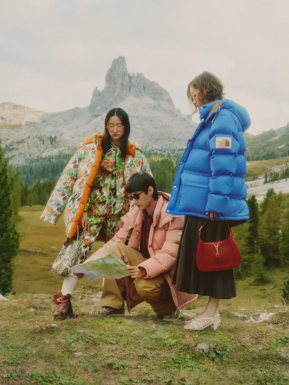 欧阳娜娜同款潮流品牌,欧阳娜娜同款联名卫衣