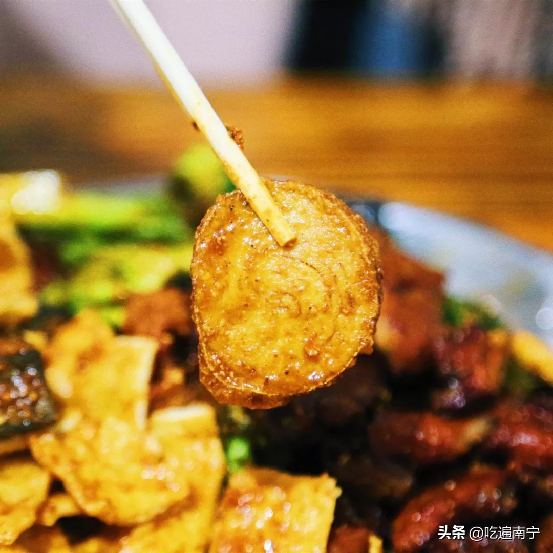 走错2次路,问了3个路人,终于找到偏僻小巷里的这家炸串店!