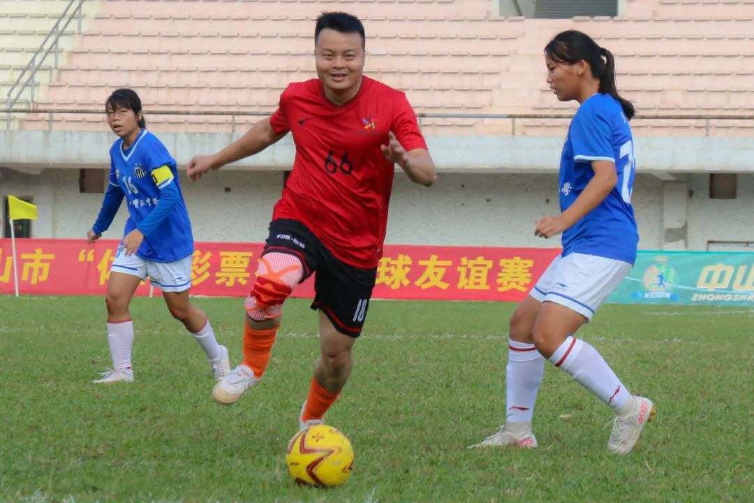 以小打大中国足球,以小打大足球荣获亚军