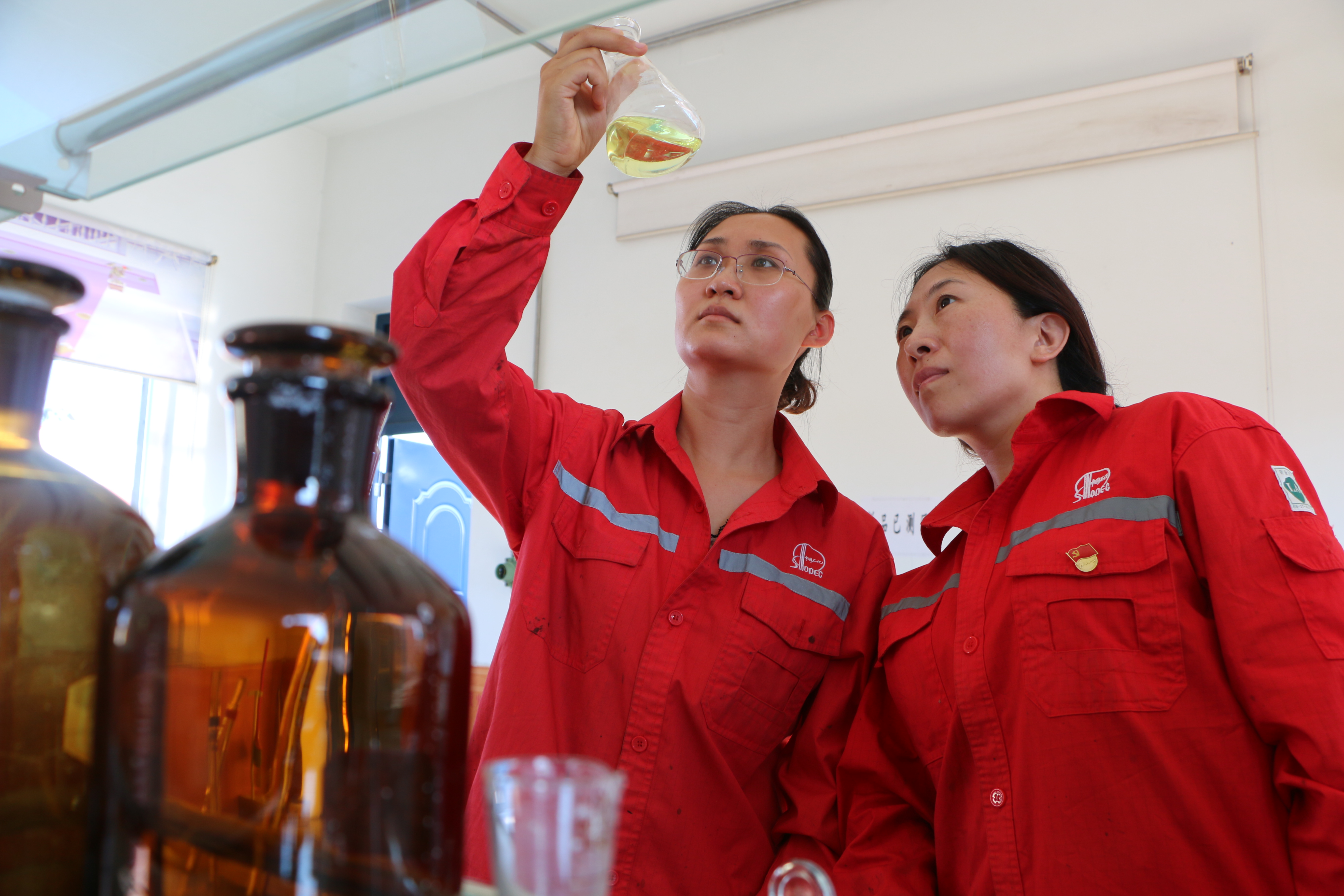 推进绿色生产方式转型意义的视频,将生态治理与发展特色产业相结合