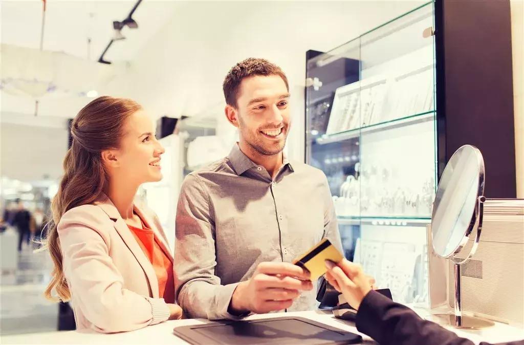 超High呦,十一假期出国购物竟然省出个新iPhone