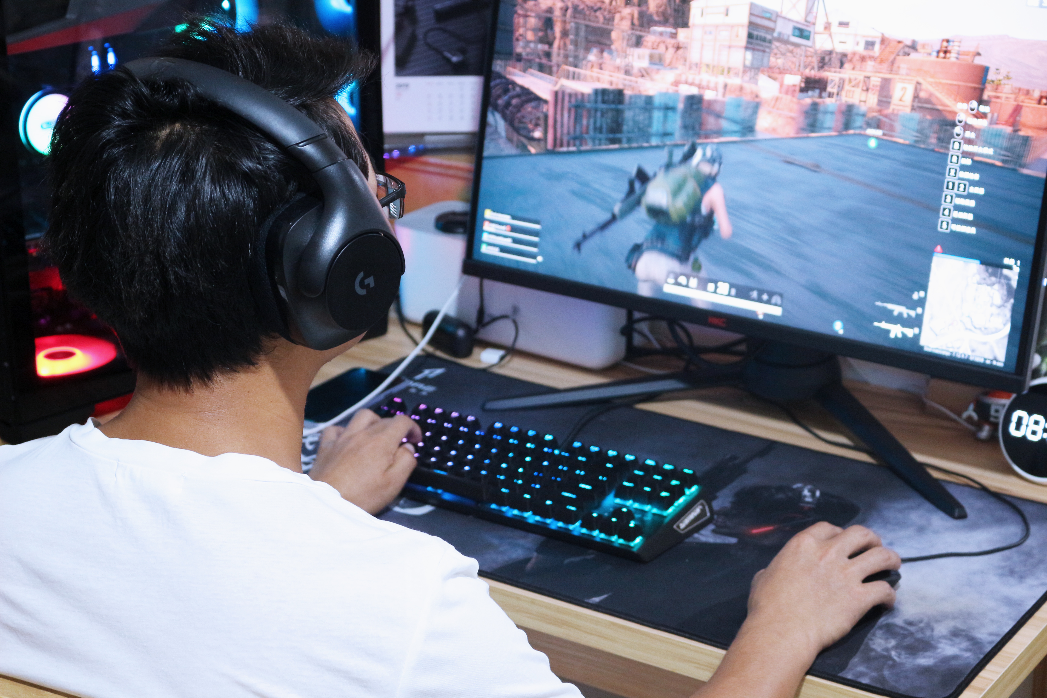 罗技g533耳机可以连接手机吗,罗技g633耳机和金士顿飓风耳机