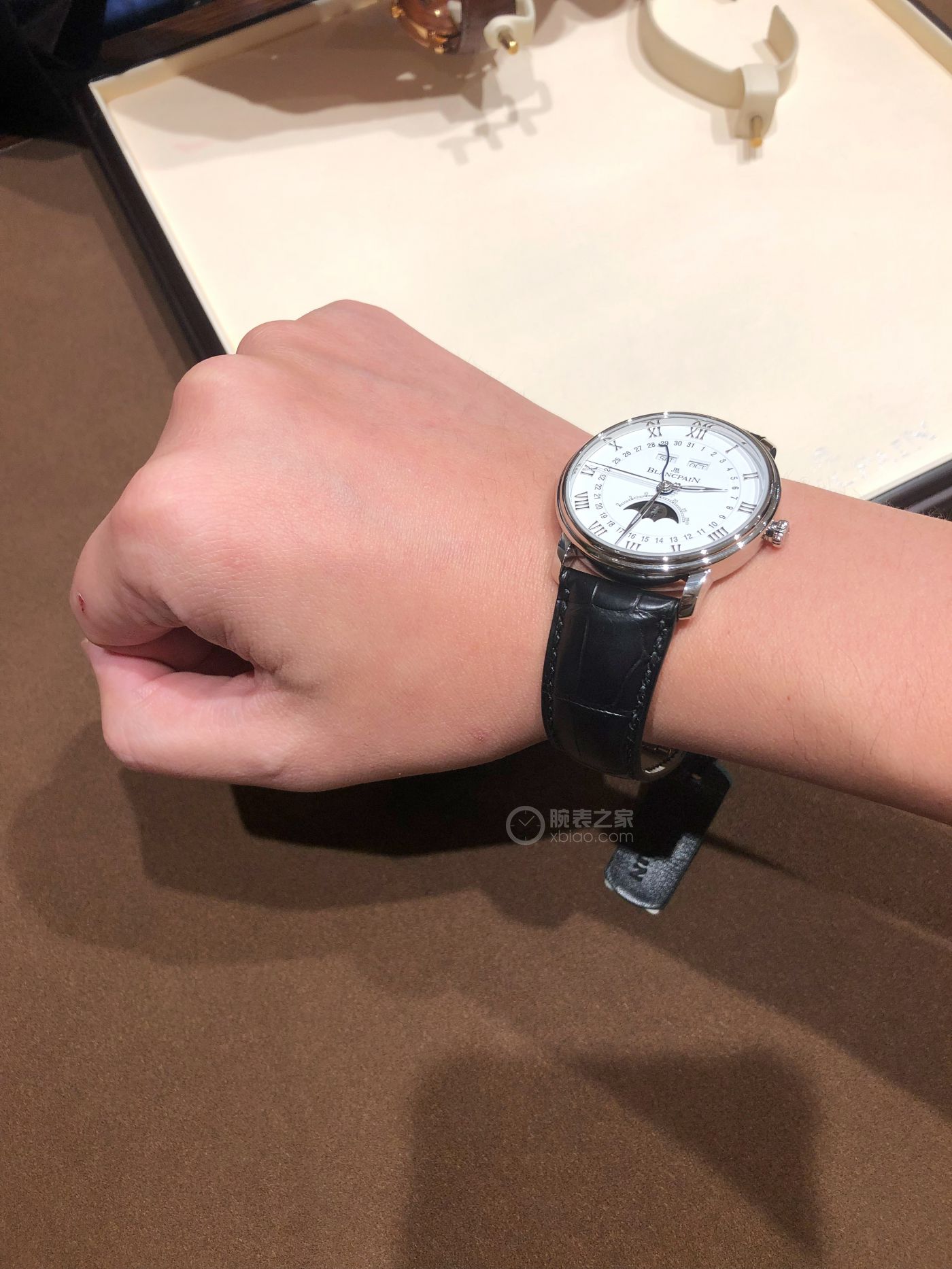 宝珀人脸月相怎么看,宝珀笑脸月相