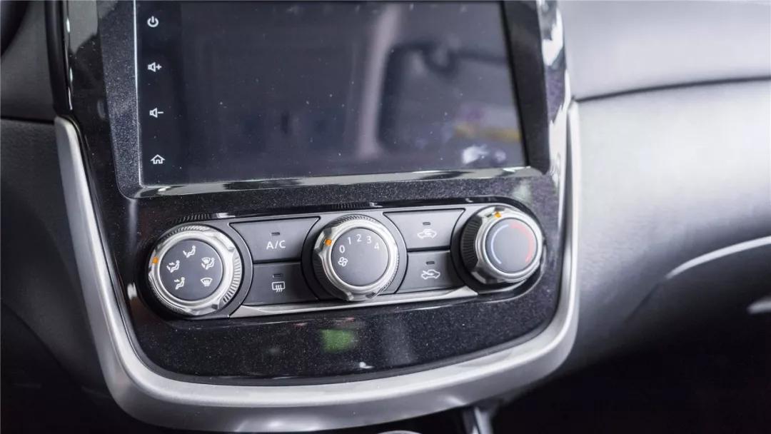 东风日产骐达：价格高一点，但空间告诉你值得！「快车体验043」