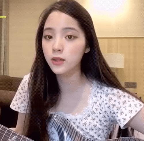 欧阳娜娜清唱爆火,欧阳娜娜最好听的清唱