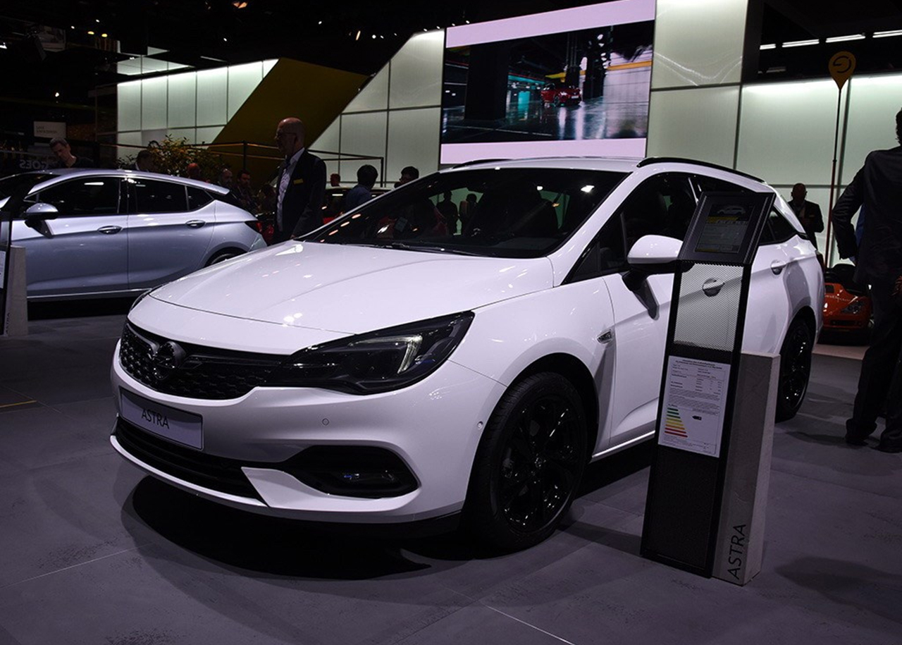 针对英国特供的“威朗”,不出自别克,而是沃克斯豪尔的旗舰