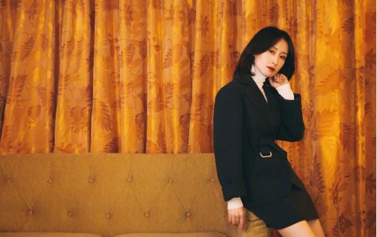 白色西装的刘敏涛造型气质太高级,刘敏涛mbti