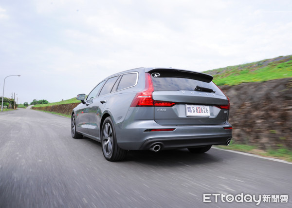 沃尔沃旅行车试驾v60,沃尔沃v60旅行车试驾