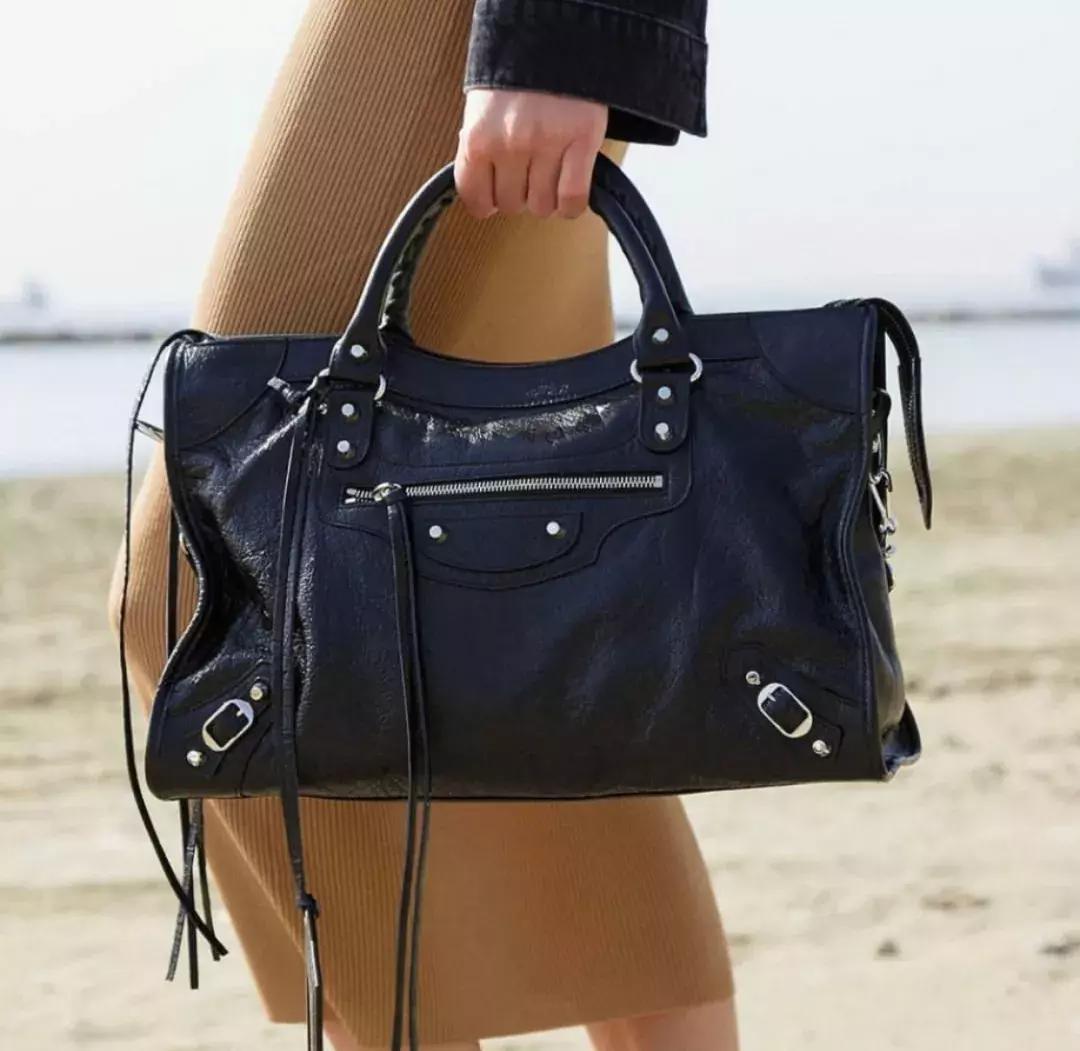 女生第一个大牌包买什么合适,人生第一只名牌包怎么选