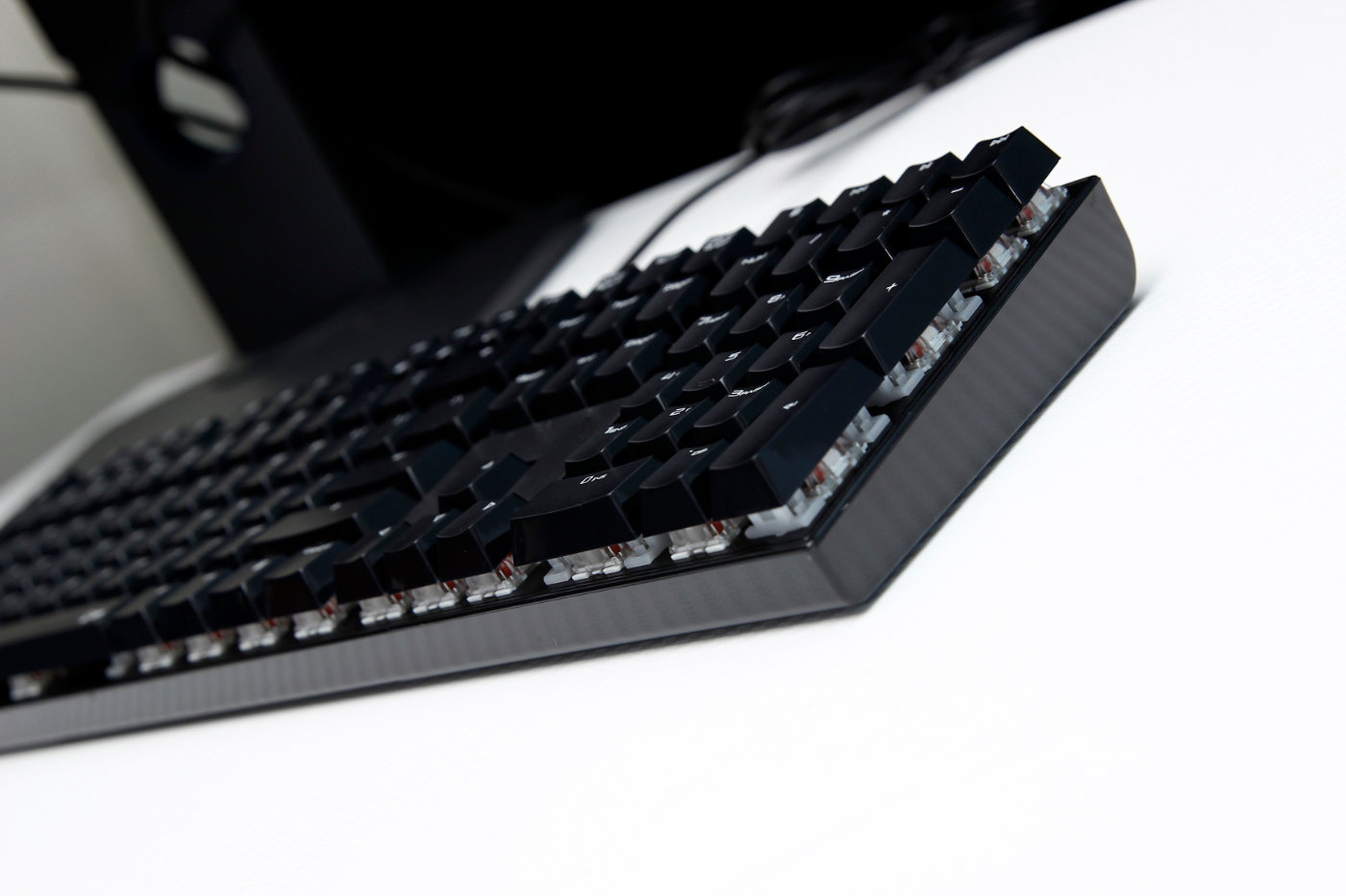 onikuma鐭酱鏈烘閿洏璇勬祴,irok鏈烘閿洏