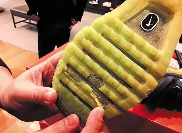 中国李宁撞高帮鞋,李宁鞋翻车