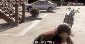 金球首位亚裔视后为中国怒批特朗普！曾因长相被丑拒、歧视，她用30年改写历史