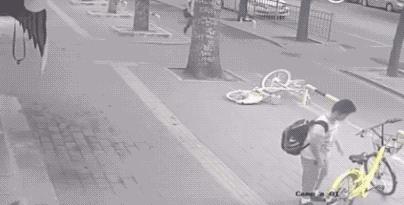 告诉孩子你有教养的样子真的很美,孩子都是有教养的