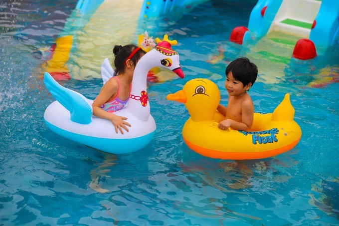 广东珠海浪漫之城视频,珠海海洋王国温泉