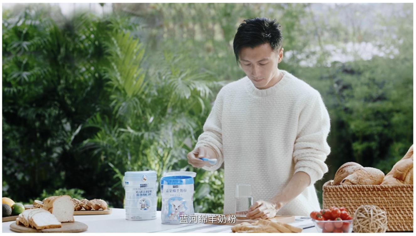 蓝河绵羊奶粉广告谢霆锋,谢霆锋代言的水