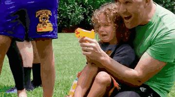 好好一把水枪,怎么把孩子的手划伤,还缝了5针?这样的绝不能买