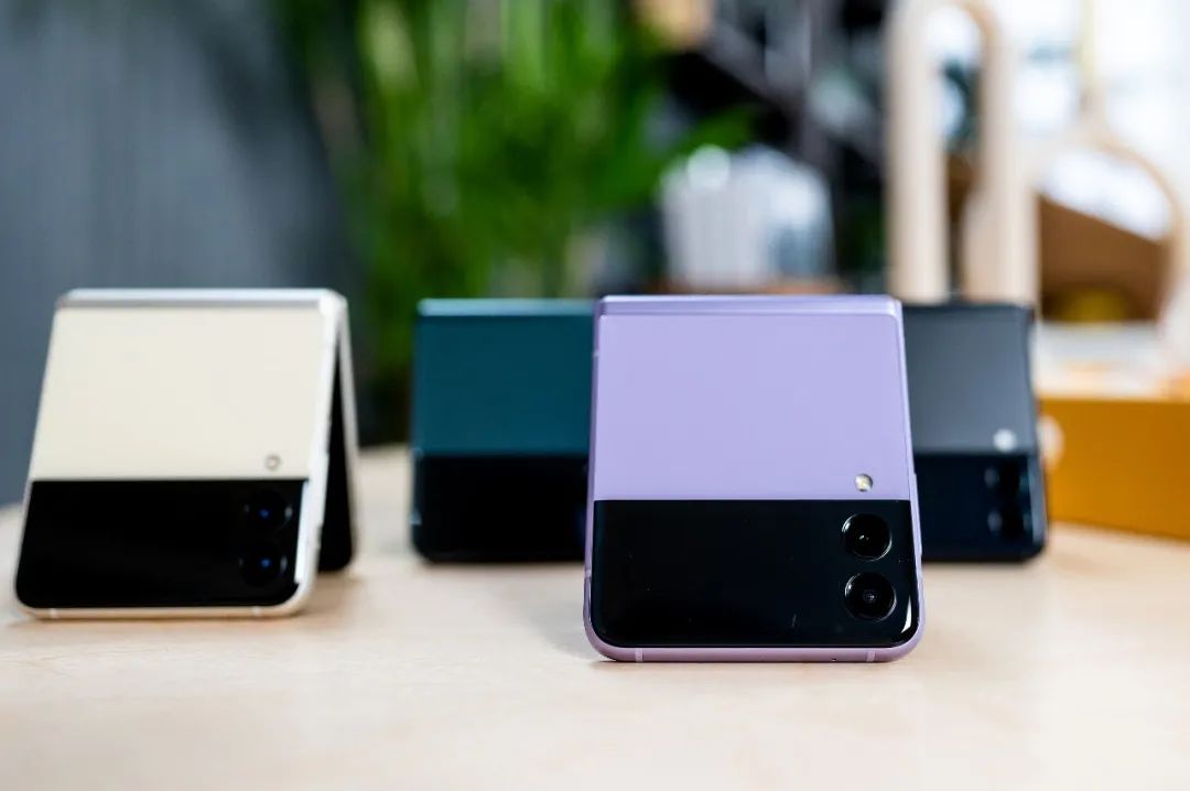 折叠屏手机学生党推荐颜值高便宜,折叠款手机大屏