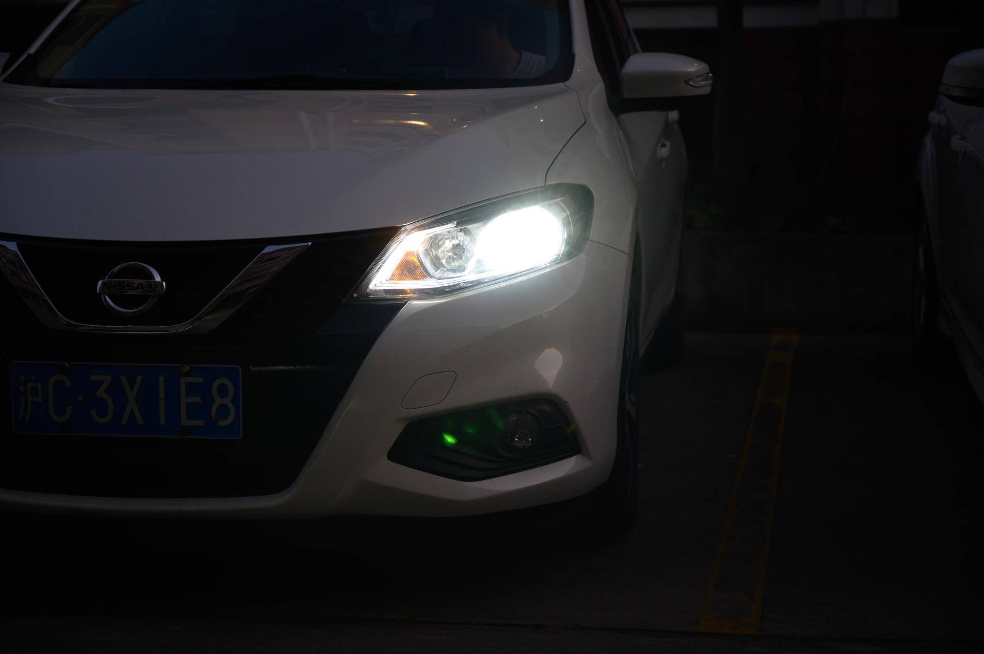 爱车再次炯炯有神，行车安全最重要，更换飞利浦大灯记录