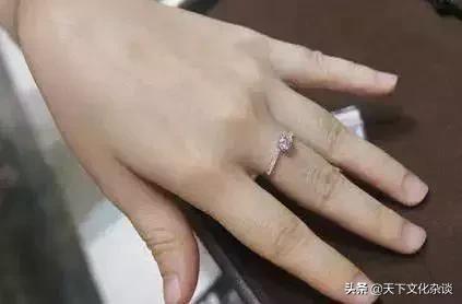 手相女右手解析有图,女人六种手相最好命图片