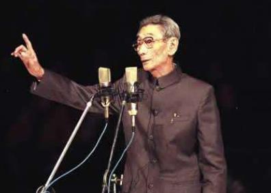 马三立晚年抓哏入化境，“马大学问”配合女警也能有包袱