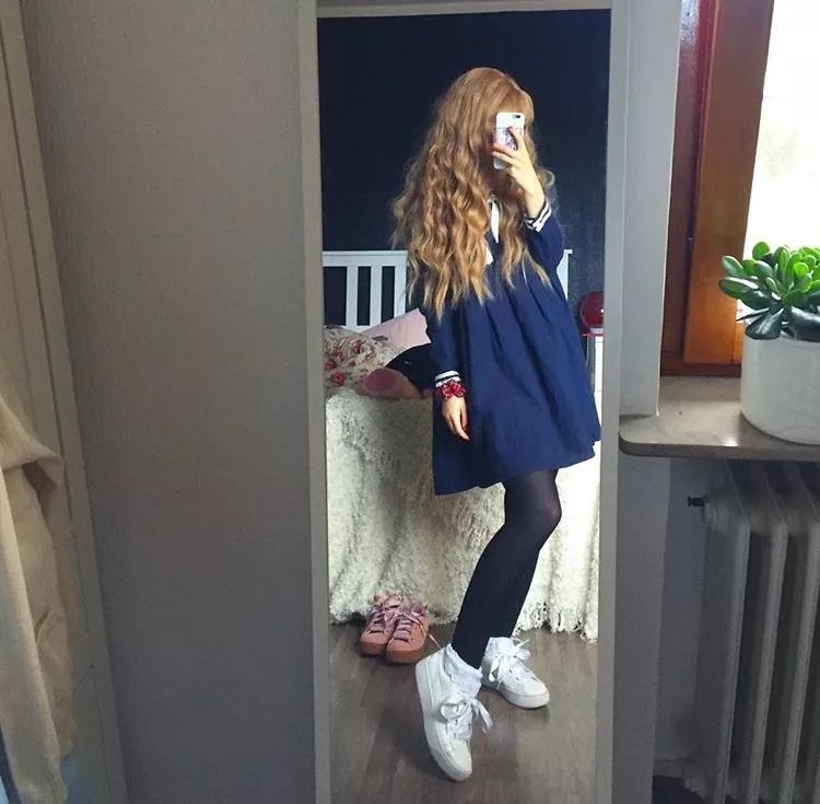 女孩酷似迪丽热巴!还是个日本JK制服爱好者