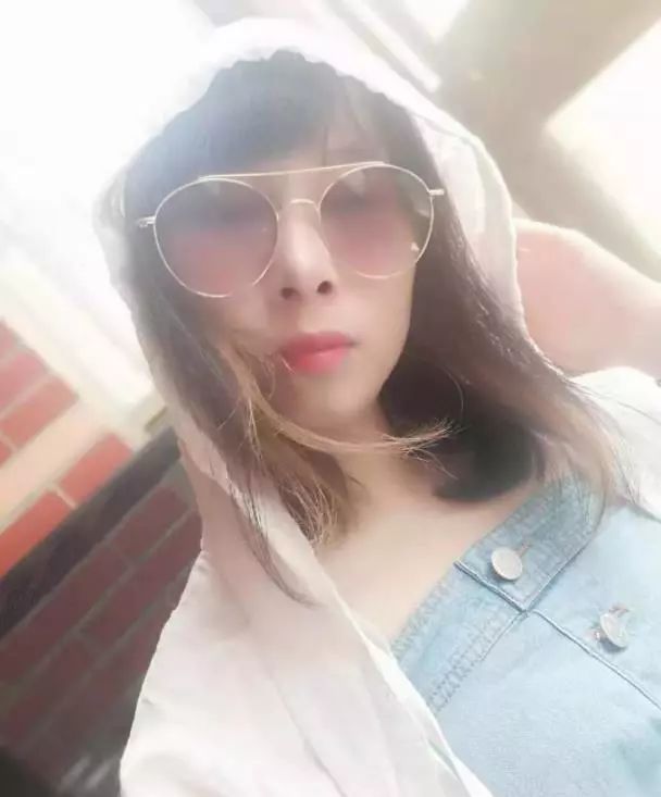 人美诗更美，当代才女有好诗，幽兰子诗集：已是秋心比月凉