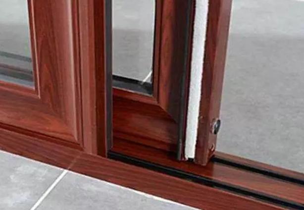 厨房门装什么样的玻璃门最合适,厨房玻璃门怎么选最合适