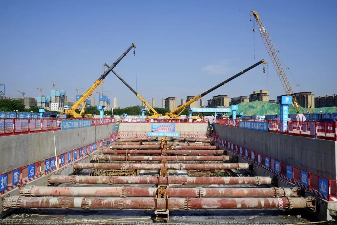 西安奥体中心地铁14号线d口出口,西安地铁十号线跨灞河大桥效果图