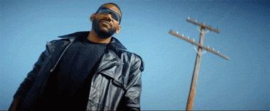 搞笑gif开心一刻不按常理出牌,搞笑gif趣图哥们别拍马屁很危险的