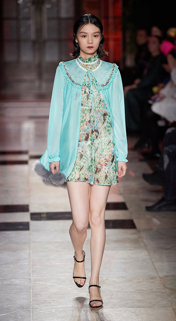 娱乐圈6位当红小花大PK，谁是你心中的最佳MiuMiu少女？