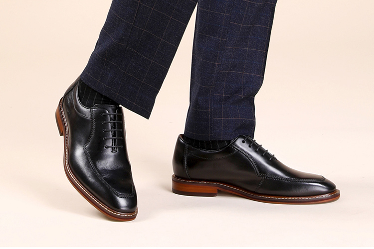 皮鞋是每个男人必备的单品,皮鞋是一个成熟男士的必备鞋