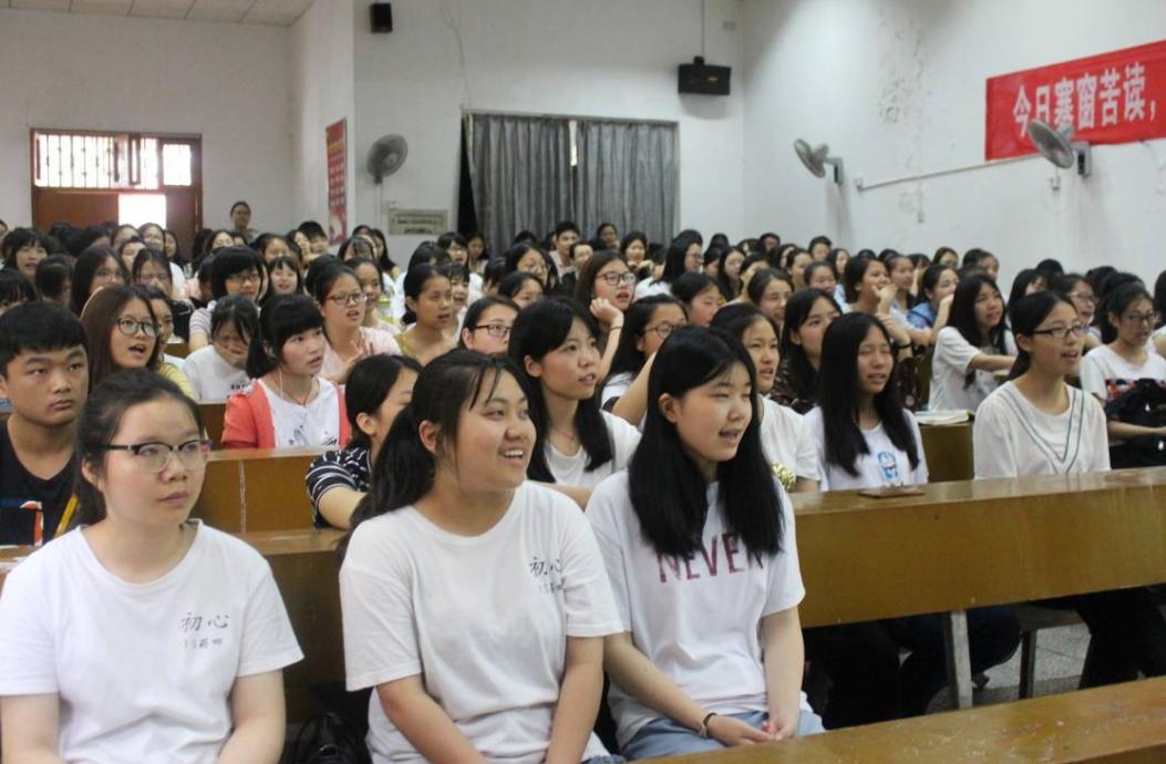 只有本科生算出来数学题,怎么理解本科生和专科生