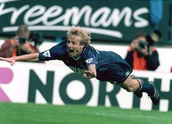 足坛头球高手,足坛里头球最厉害的是谁