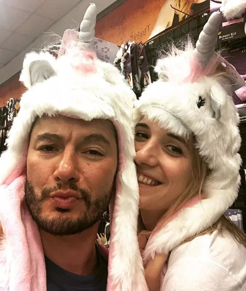 一对男女互换性别，一见钟情后生儿育女：有爱，性别有什么关系？