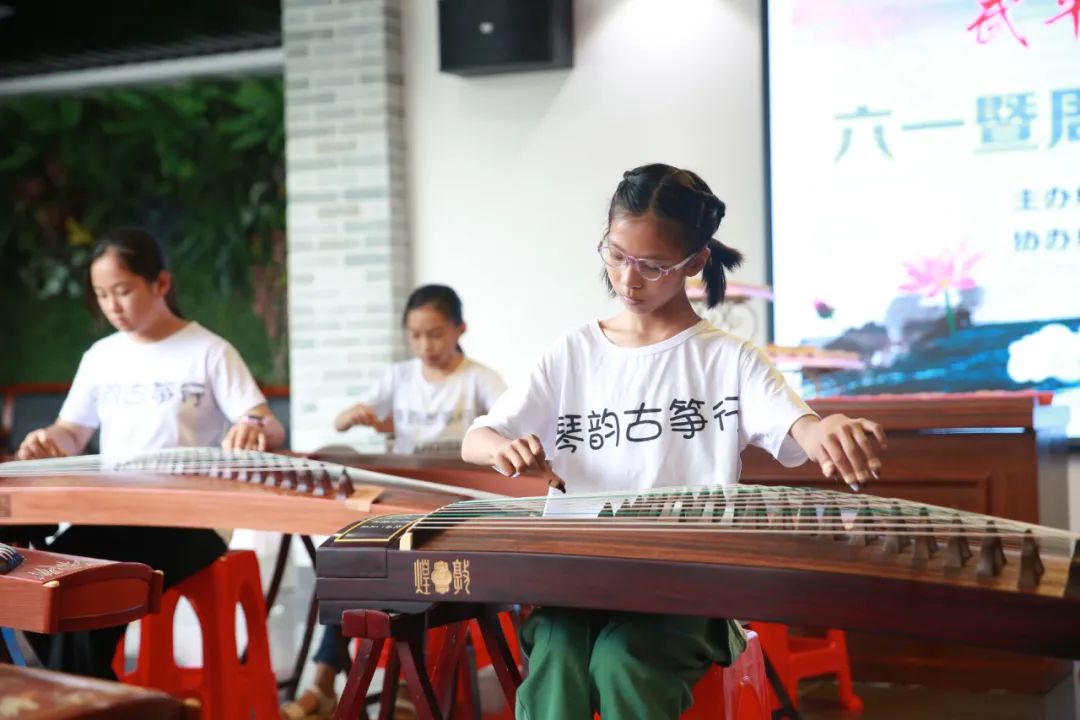 组图:武平县琴韵古筝行六一暨周年庆亲子活动圆满举行