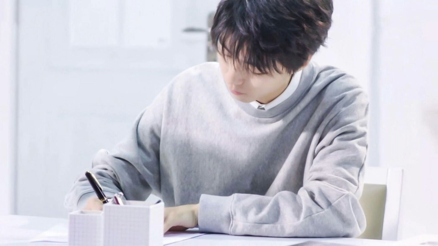 必须收藏的100条万能标题写作公式,50个实用的标题写作技巧